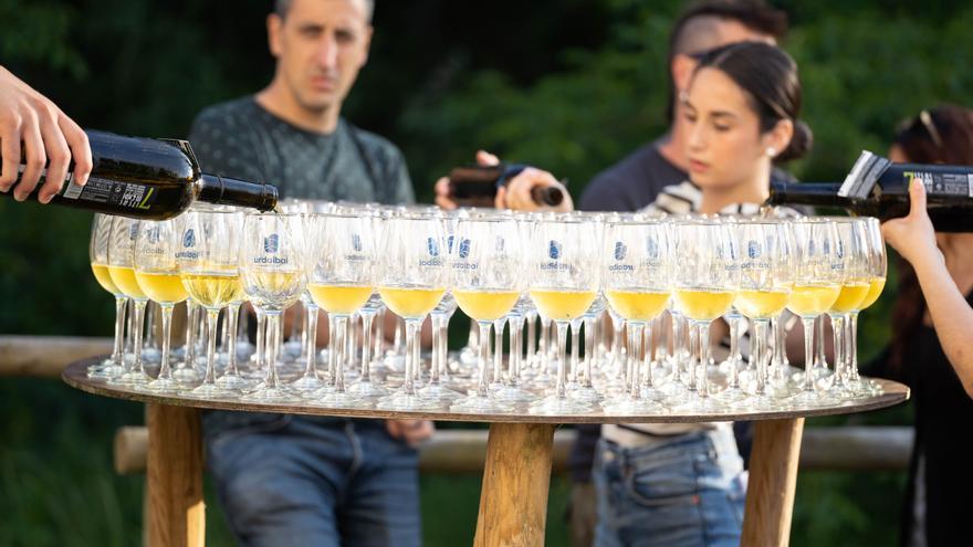 Regresa la magia de Urdaibai con su maridaje de txakoli, gastronomía, música y humor