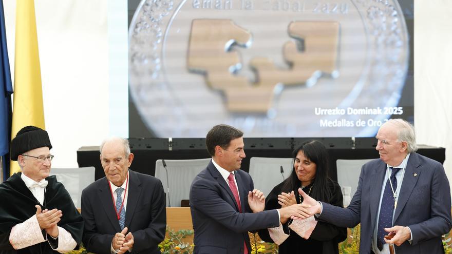 La EHU arranca el curso con un minuto de silencio por genocidio del pueblo palestino