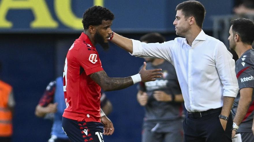 Rosier: dos tarjetas por lo mismo