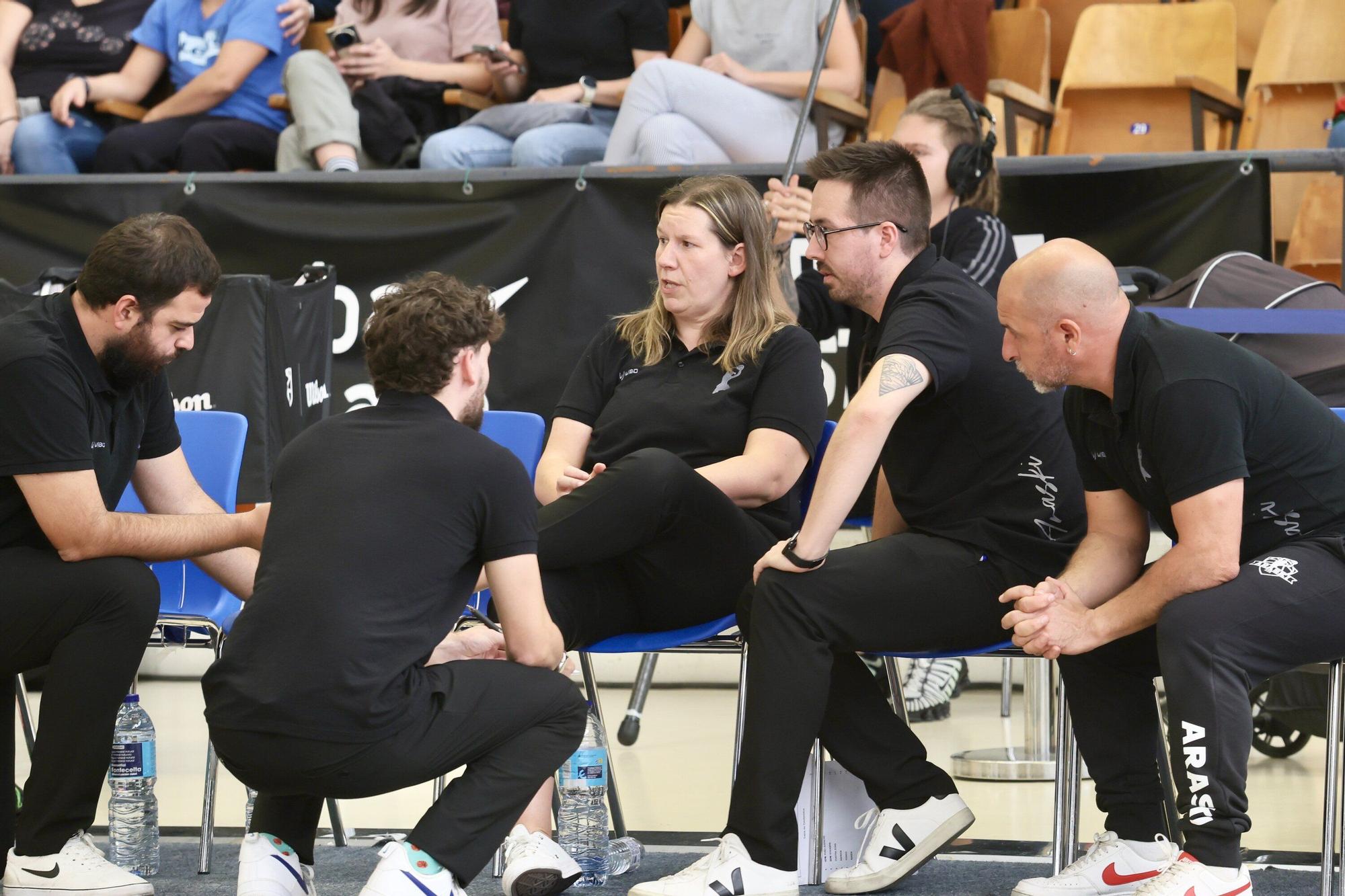 En imágenes: El Araski impone su ley en el derbi vasco (58-55)