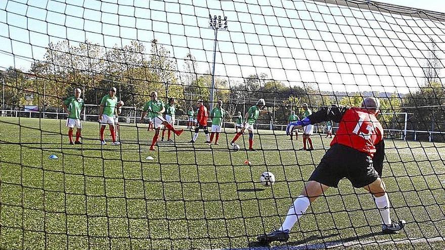 La selección de Walking Football de Euskal Herria jugando. Foto: N.G.