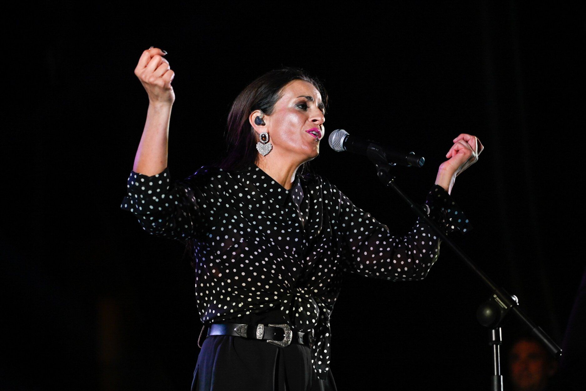 Irun vibra con el concierto de Bebe