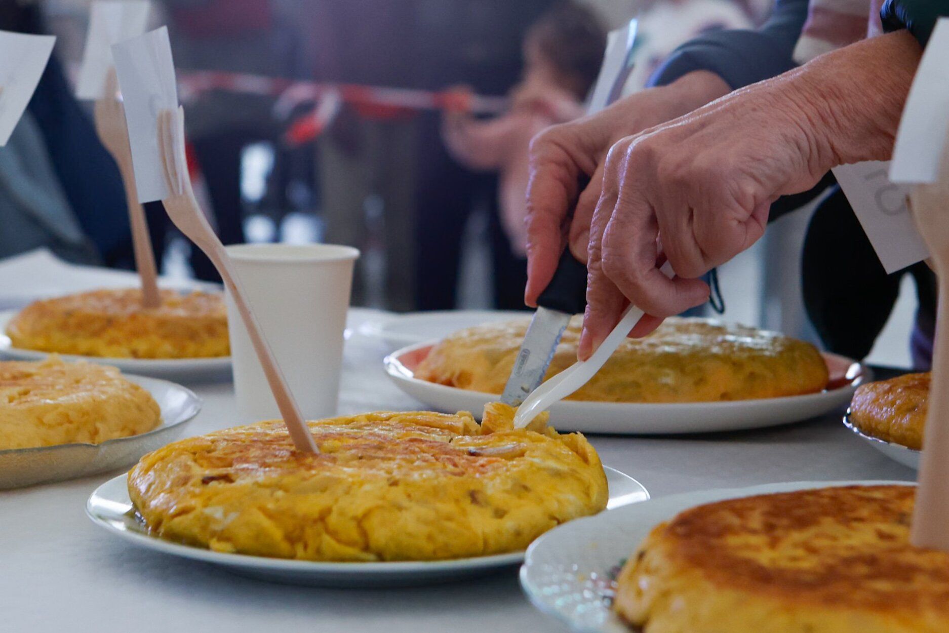 Fotos del concurso de tortilla de patata en Villava-Atarrabia