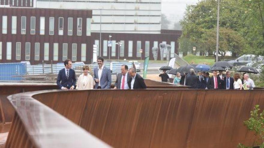 Una pasarela peatonal acorta distancias en el parque tecnológico donostiarra