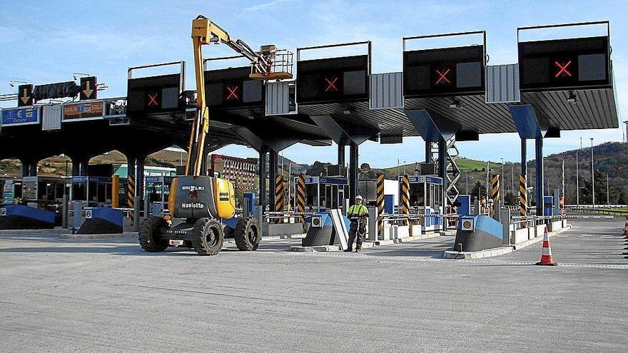 Renovadas cinco de las vías del peaje de Zarautz