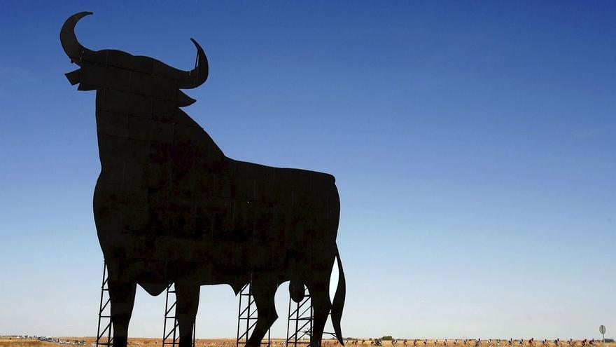 Pintan así un toro de Osborne y la imagen se vuelve viral y muy aplaudida