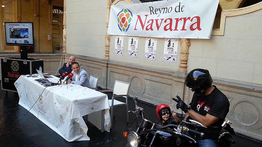 El vicepresidente Sánchez de Muniáin, en compañía de Nacho Calvo, presenta el &#039;Navarider Day&#039;.