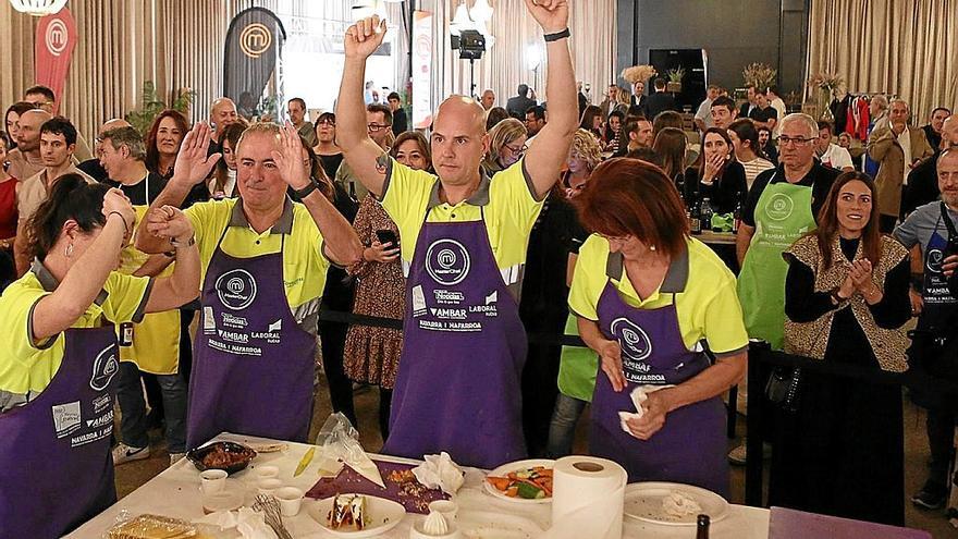 Schnellecke Logistics festeja haber terminado de emplatar sus platos.