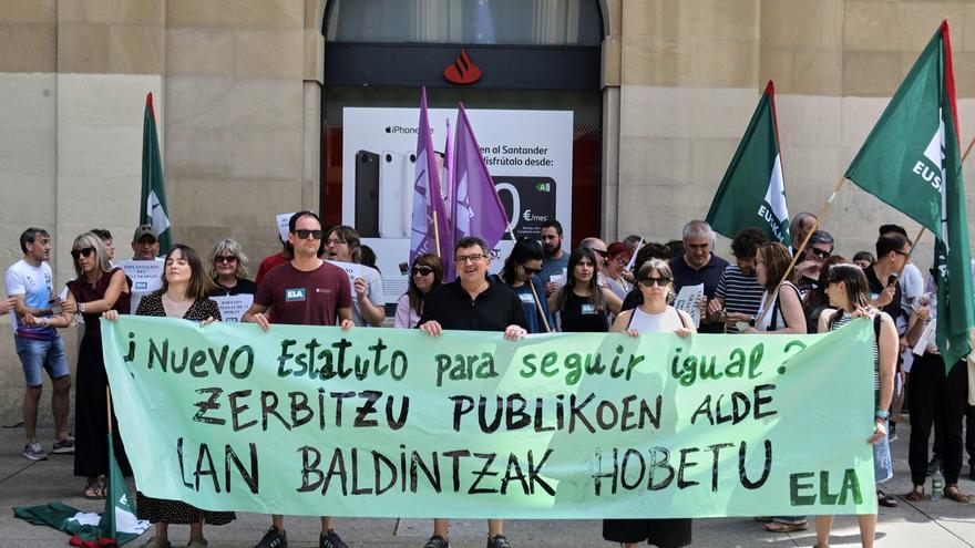 Paros de ELA y LAB contra el Estatuto de la Administración Pública en Navarra