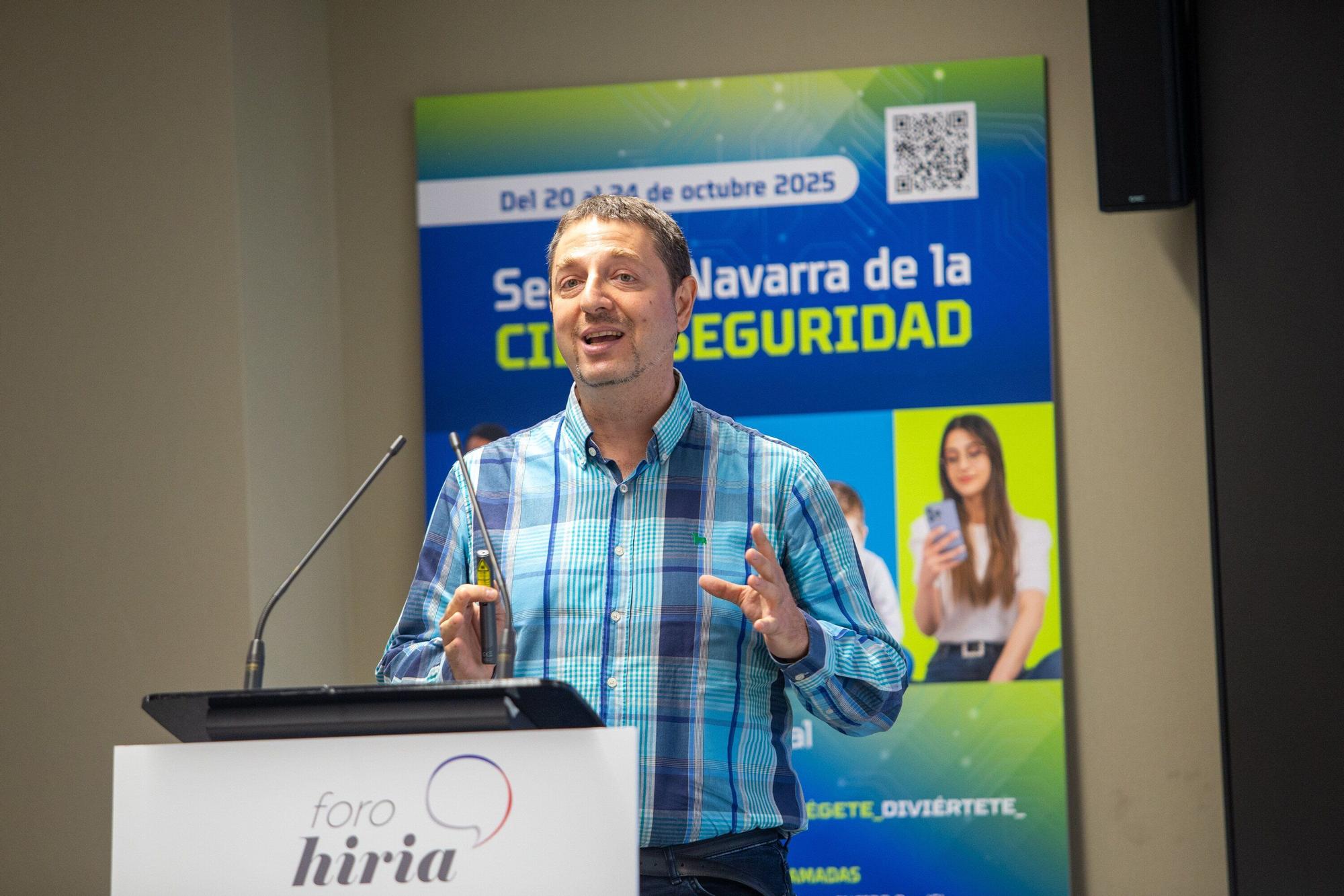 Fotos del Foro Hiria sobre ciberseguridad