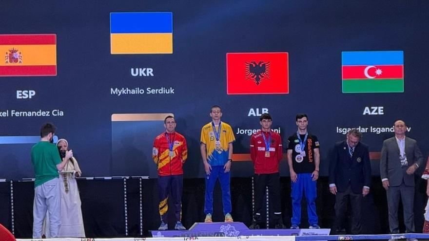 El navarro Mikel Fernández, subcampeón de Muaythai en el Campeonato Europeo de Atenas