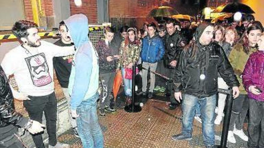 El ‘youtuber’ atendió durante hora y media a sus seguidores.
