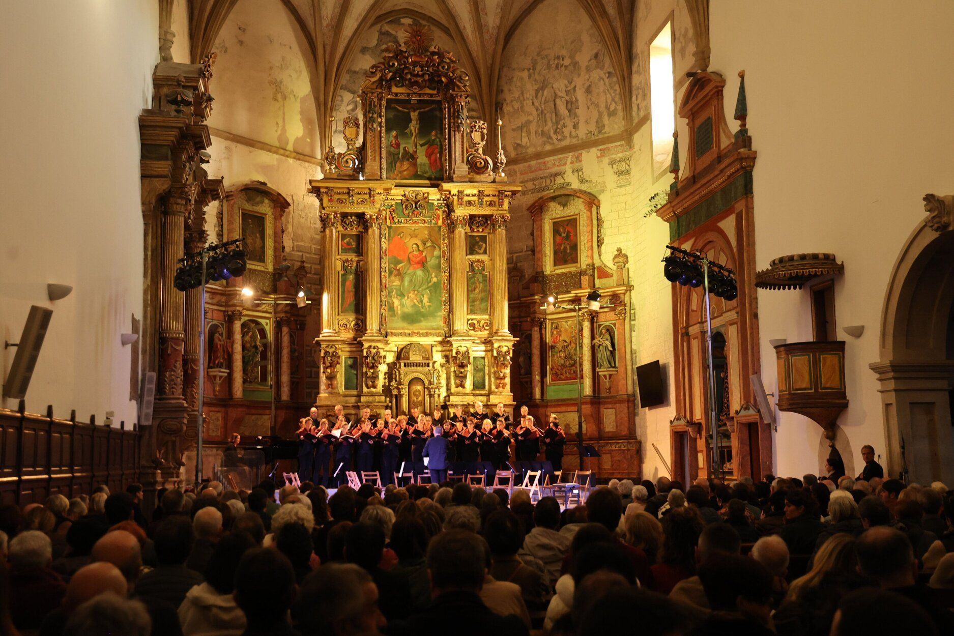 Inauguración de los murales renacentistas de la parroquia de Beasain