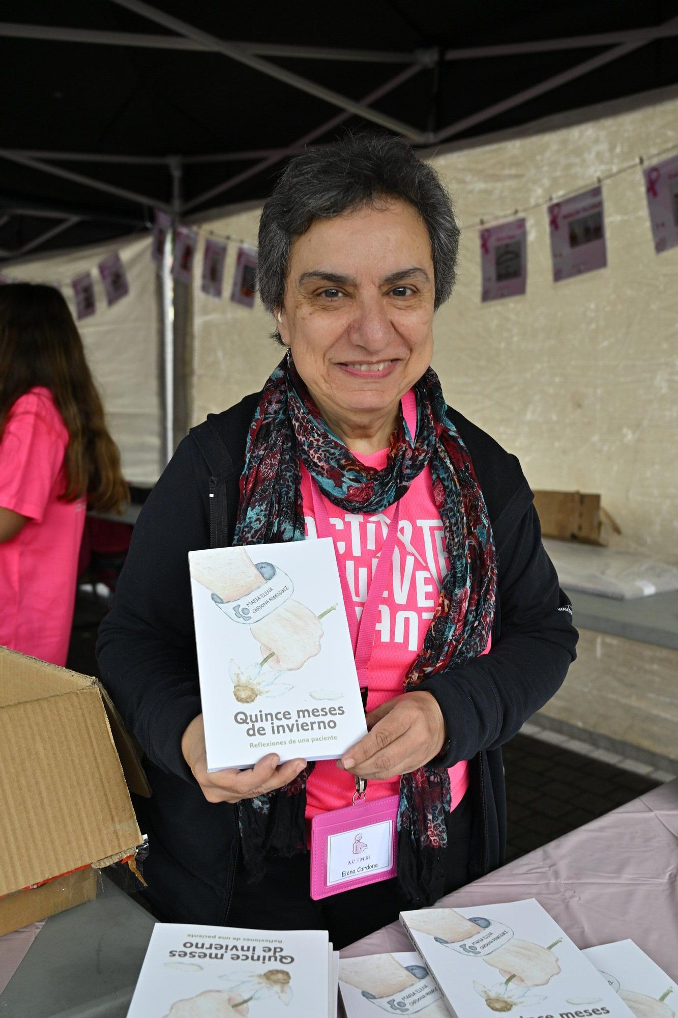 En imágenes: los paraguas tiñen la marea rosa de Bilbao