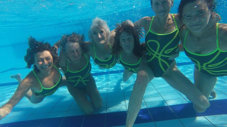 Mariburruntzi Sinkro Taldea, tan ágiles como las libélulas: natación artística pasados los 50