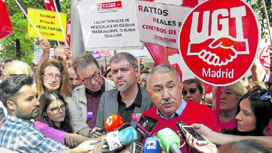 Sindicatos y CEOE, cerca de pactar subidas salariales de hasta el 3%