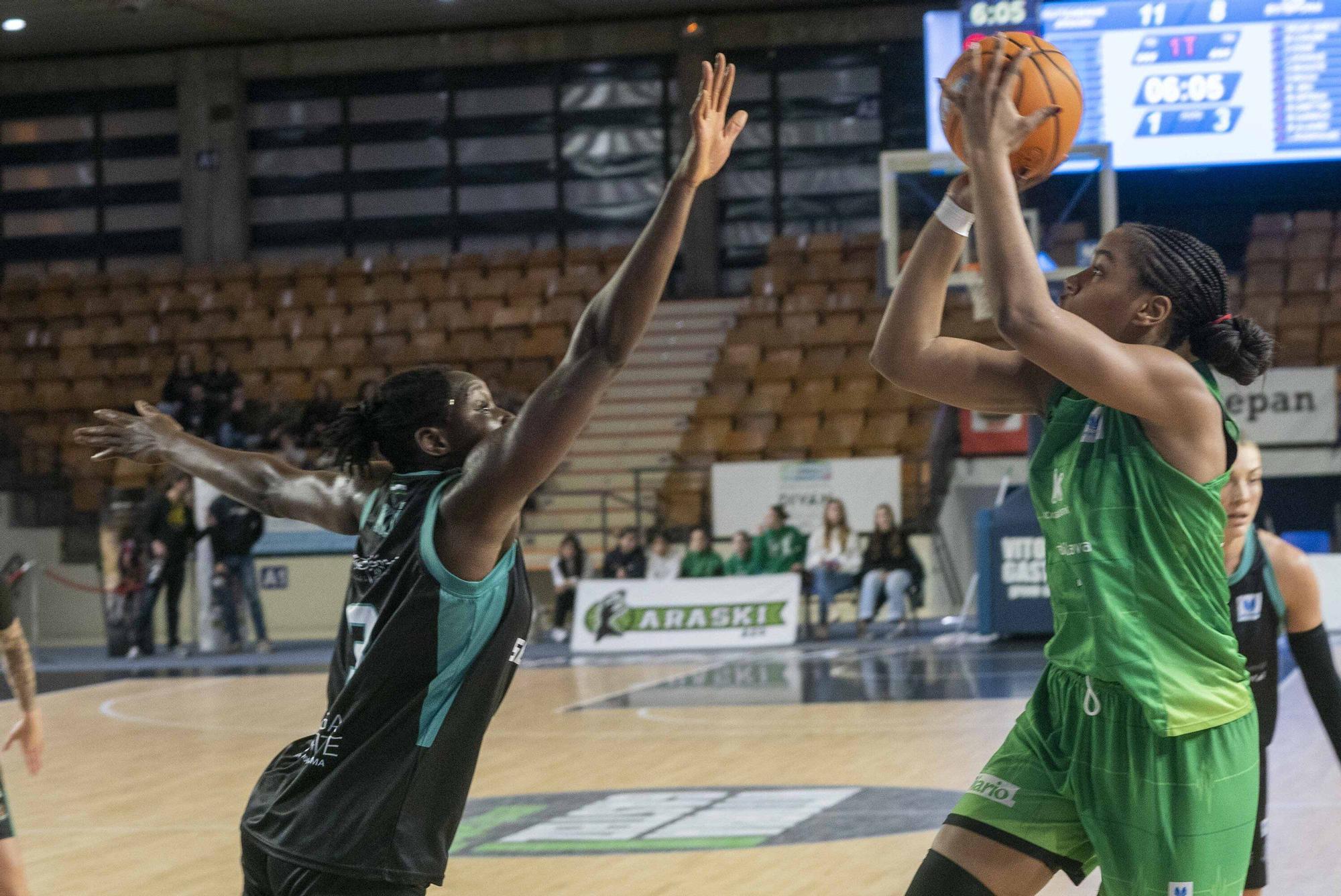 En imágenes: Derrota del Kutxabank Araski ante el Estepona