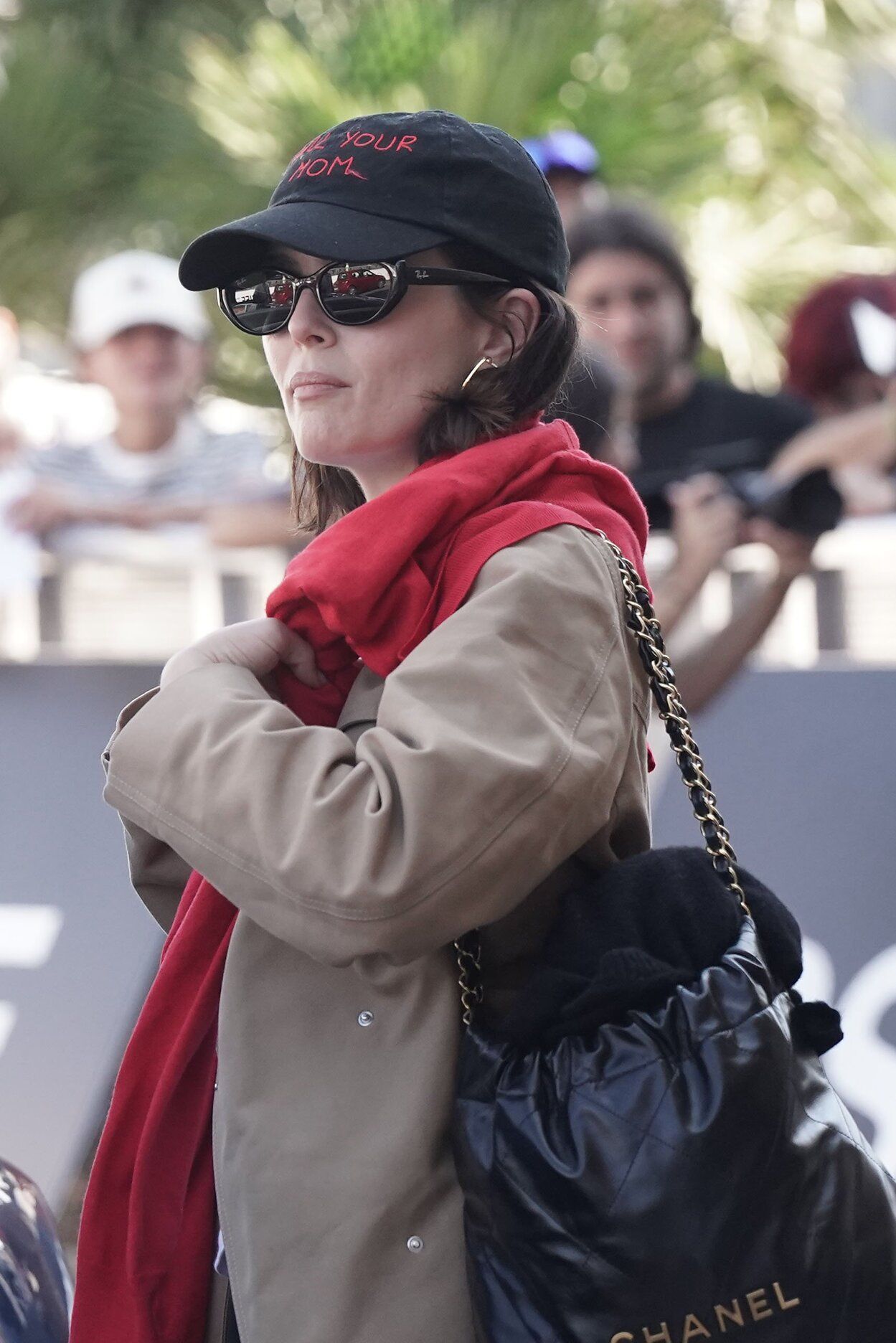 La actriz estadounidense Zoey Deutch, a su llegada al Zinemaldia