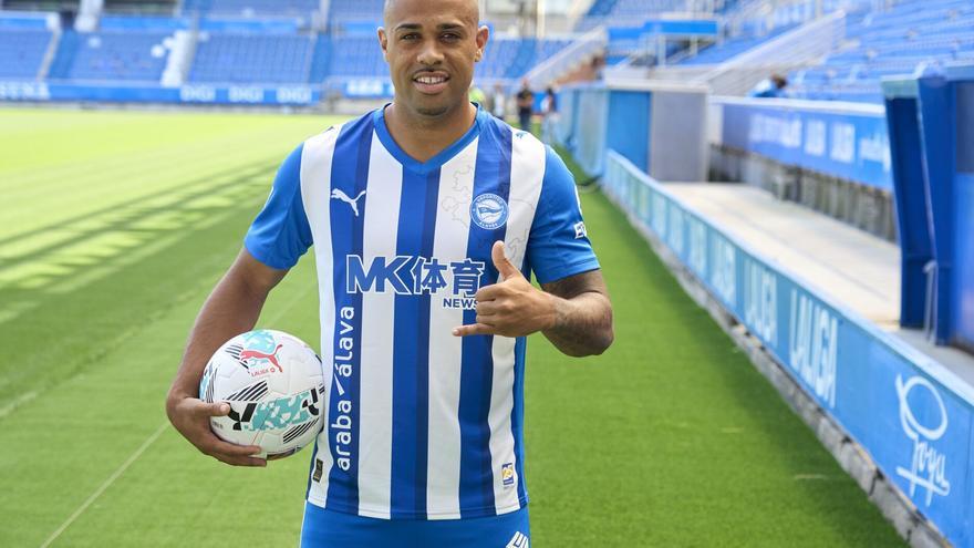 Mariano se queda en el Alavés