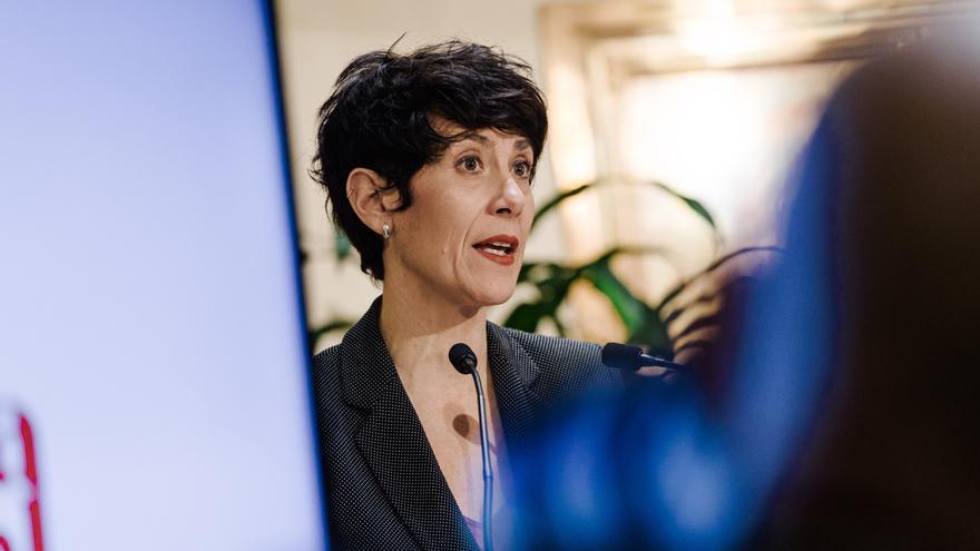 Elma Saiz defiende en Pamplona la reforma de autónomos: "No hay ninguna subida de cuotas"