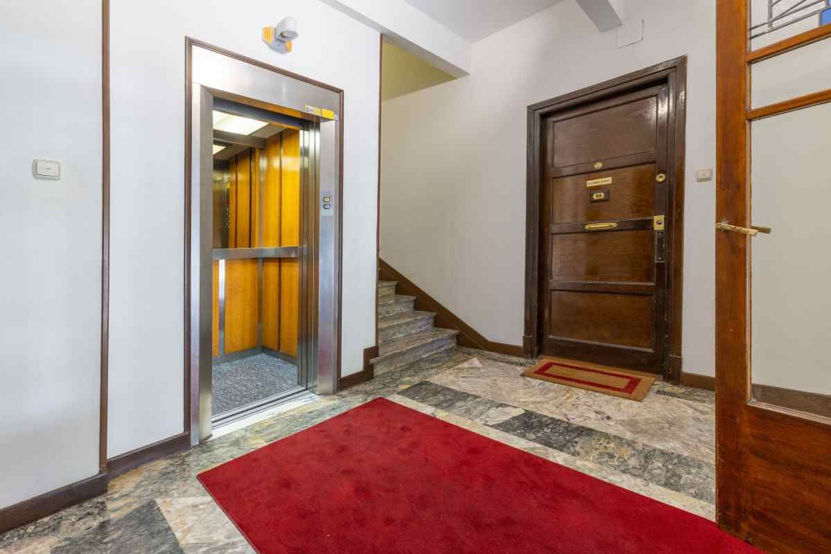 Amplio piso en venta a un paso de la playa de la Zurriol