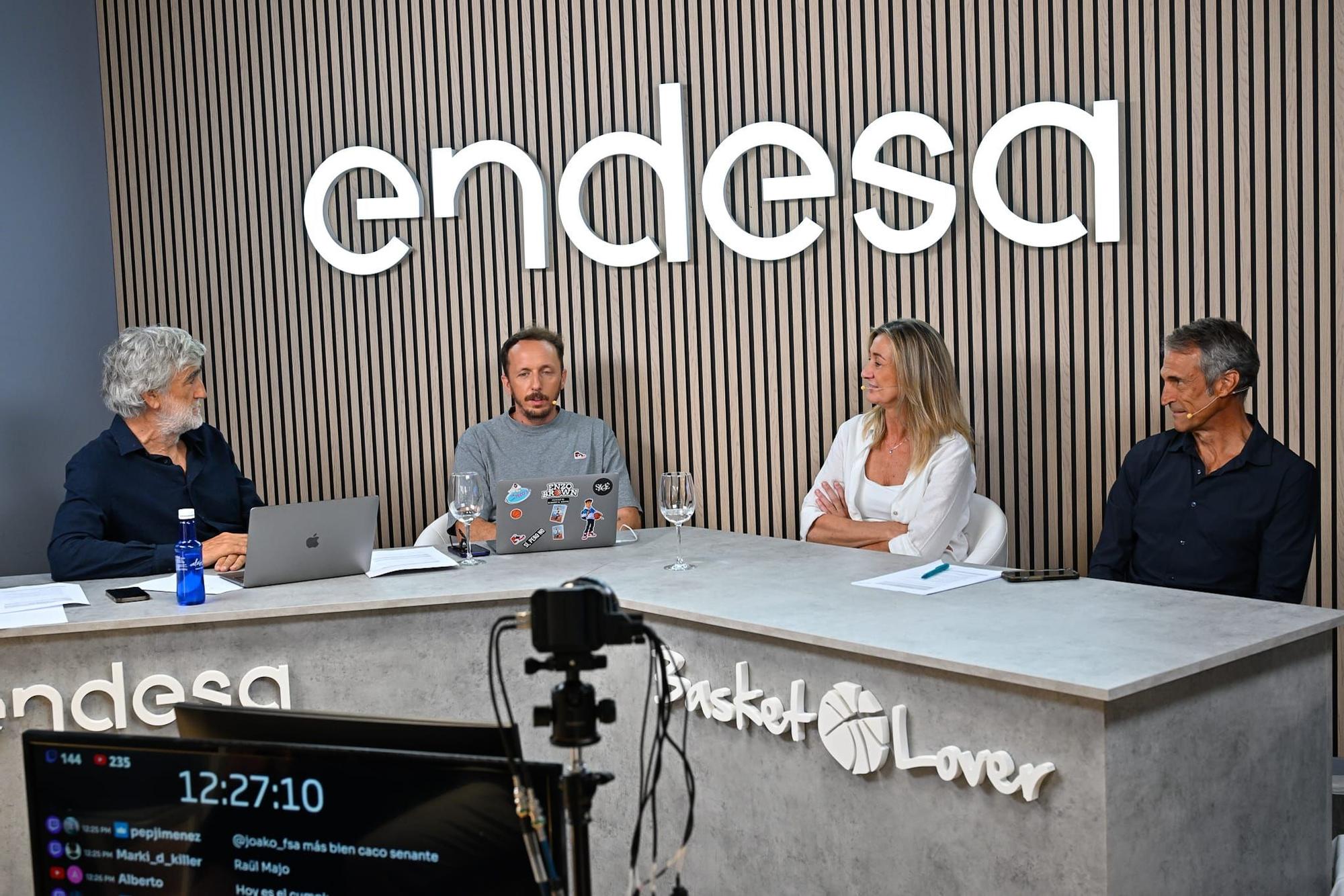 La presidenta de Bilbao Basket, Isabel Iturbe, pasó por la nueva tienda de Endesa en Bilbao.