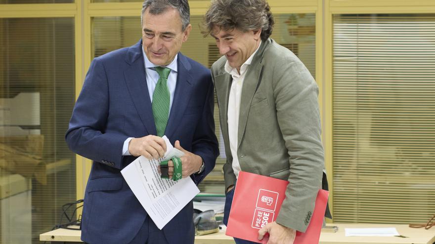 Esteban da portazo a la moción de censura y recuerda a Feijóo sus ataques al PNV