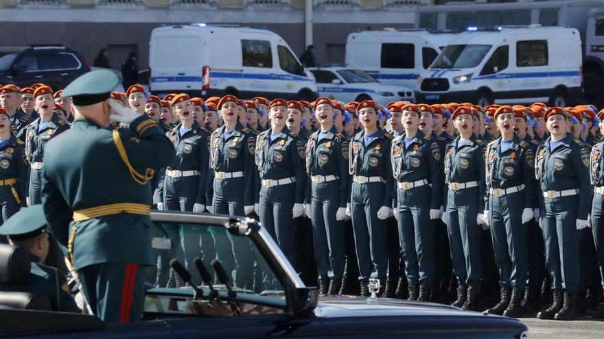 Rusia celebra el día de la Victoria sin armamento pesado por primera vez desde 2007