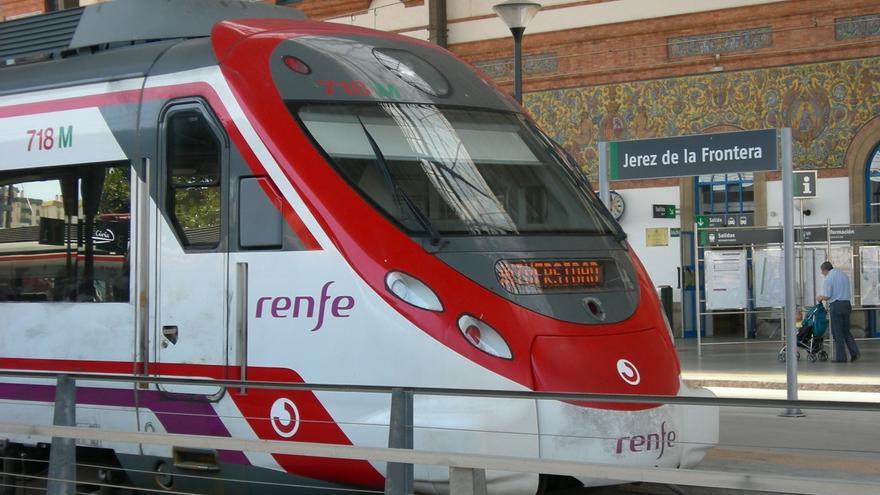 Más de 9.000 personas se examinan este sábado para ser operador comercial de Renfe