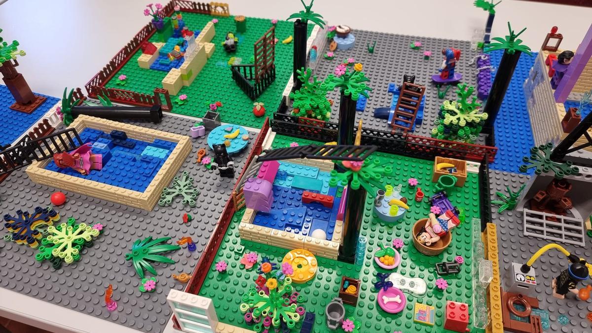 Habrá un taller de lego para las/os más pequeñas/os.