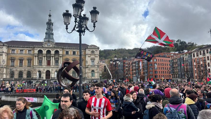 La llegada de la Korrika a Bilbao aumenta masivamente el uso del tren