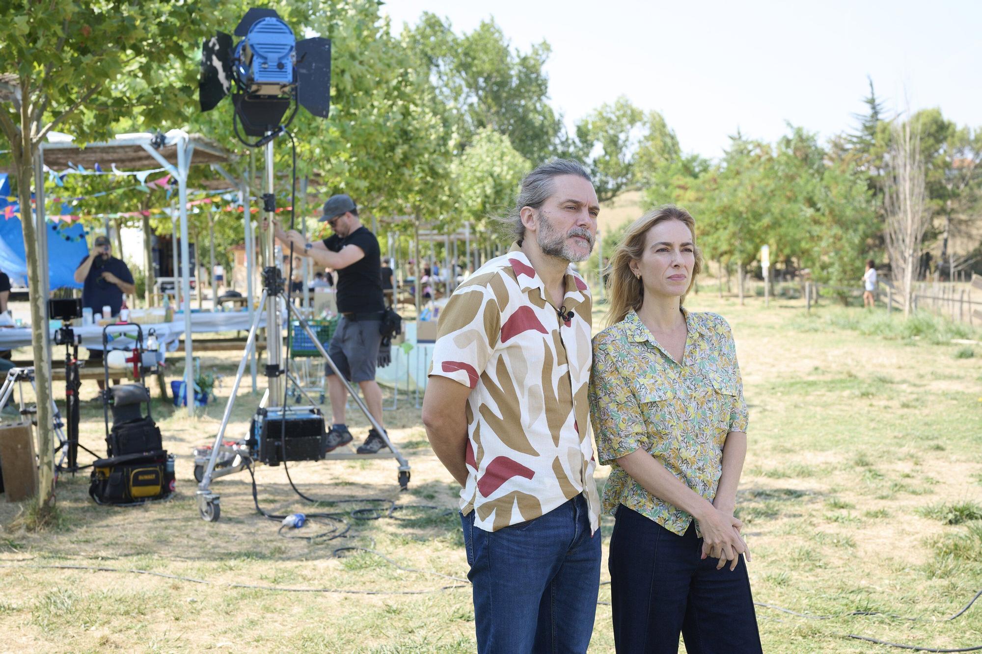 Rodaje de la película "TRES DE MÁS” con los actores Salva Reina y Kira Miró