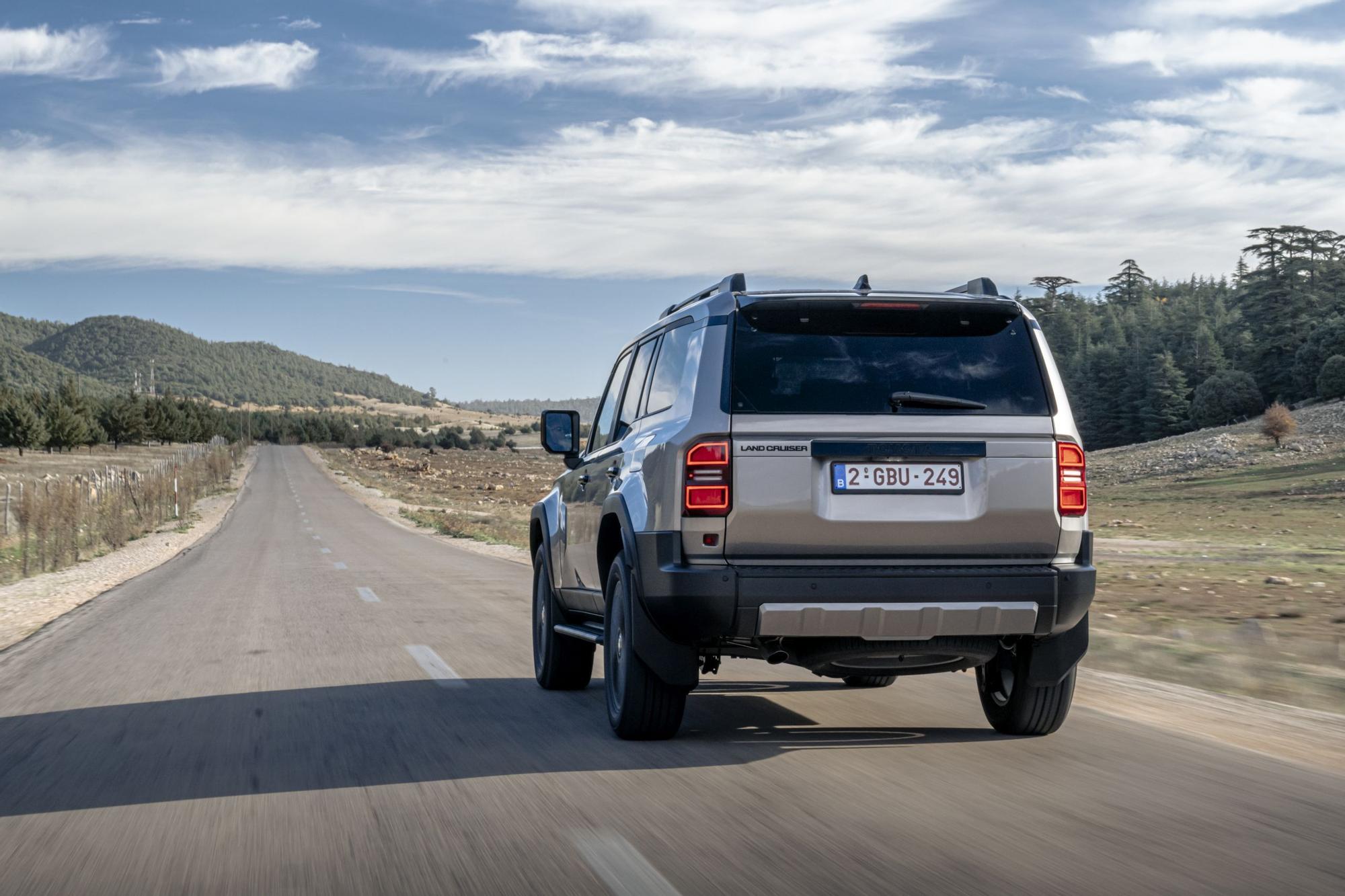 23 Toyota Land Cruiser Mild Hybrid 48V.jpg