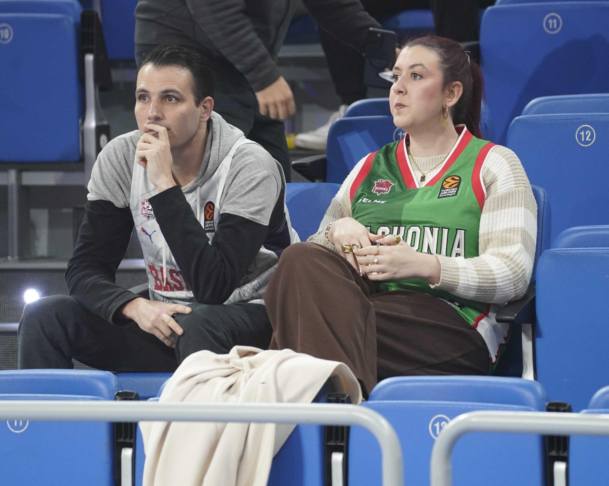 En imágenes: Búscate en las gradas del Buesa Arena en el Baskonia - Dubái