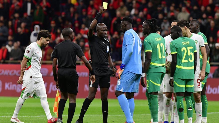 Un diputado marroquí acusa a Senegal de magia negra en la Copa de África y pide detener al árbitro