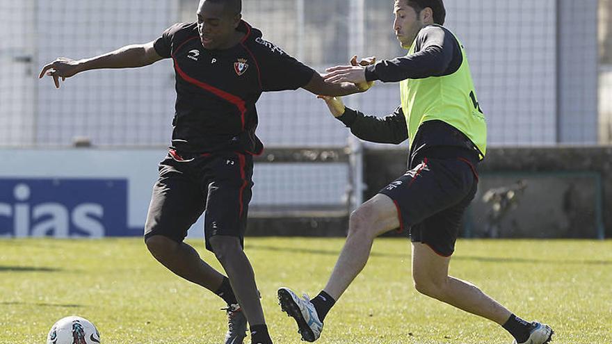 Raoul Loé y Damiá Abella entrenando en las instalaciones de Tajonar.