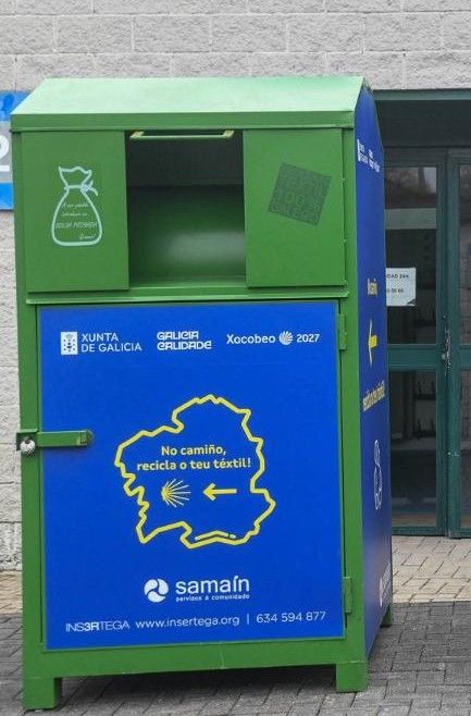 Contenedor de reciclaje del Camino de Santiago.