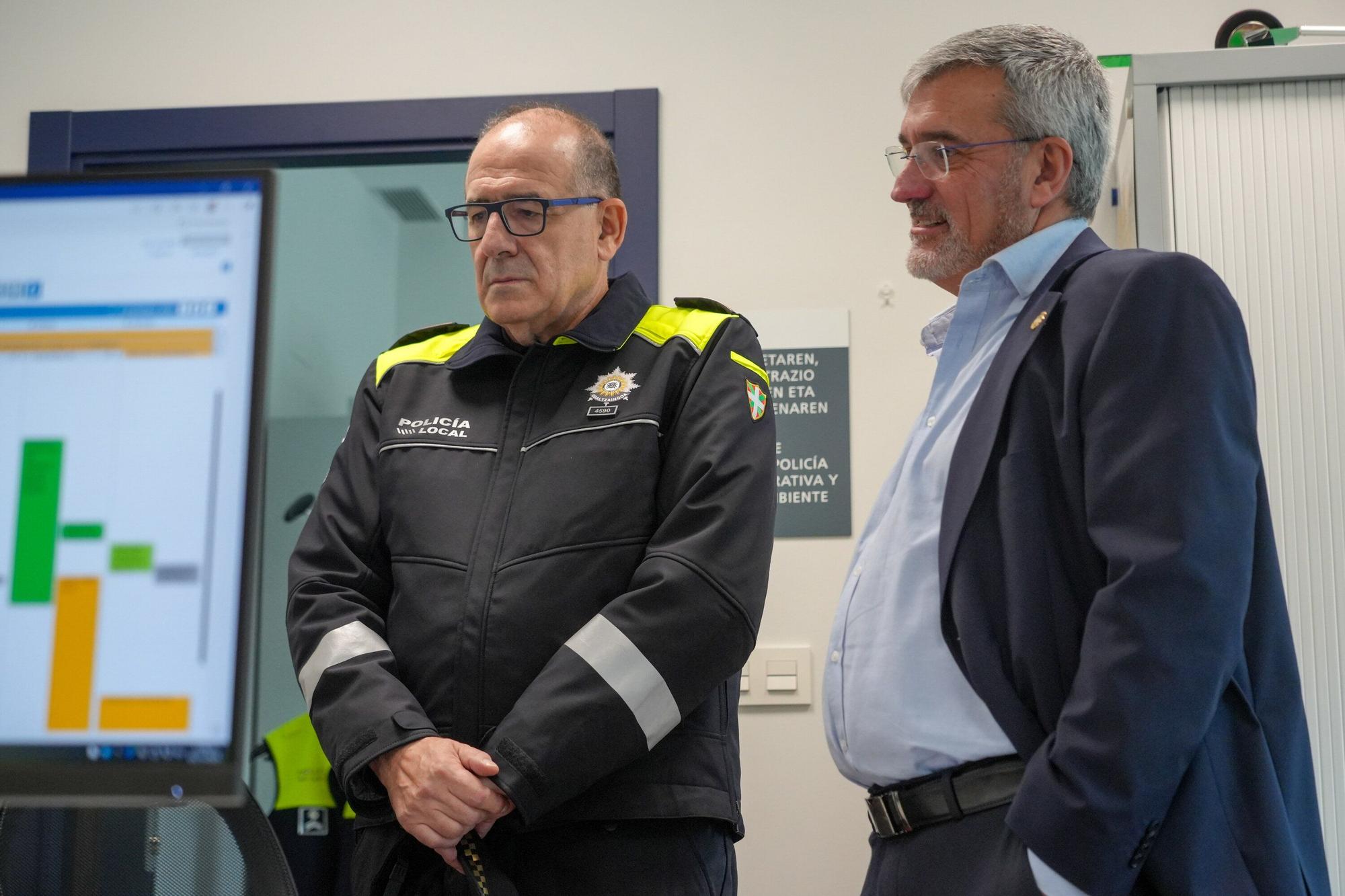 En imágenes: Visita del concejal de Seguridad y el nuevo intendente de la Policía Local a la comisaría de José Erbina