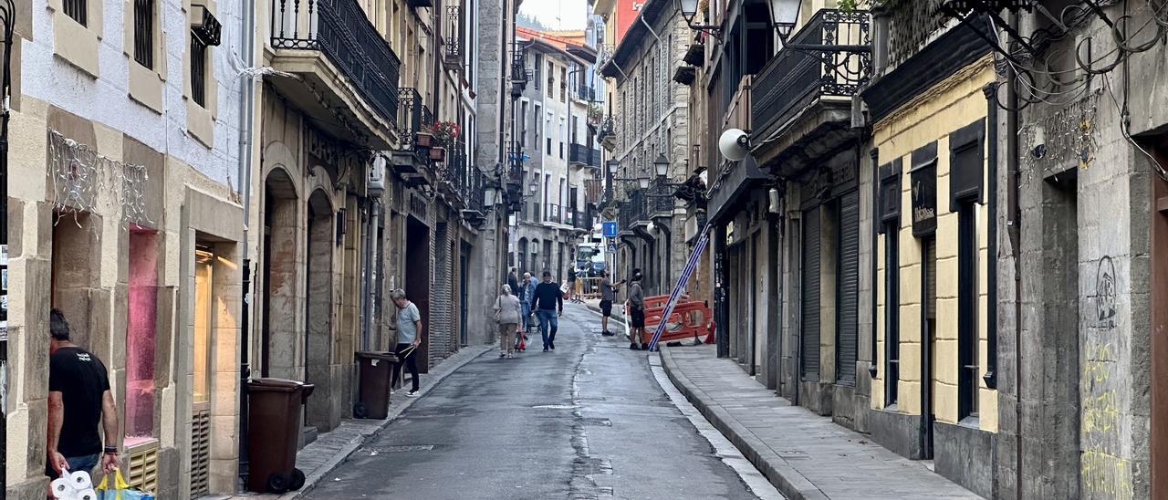 Bergara: corte de la calle Bidekurutzeta este viernes por las demoliciones en el antiguo Novedades
