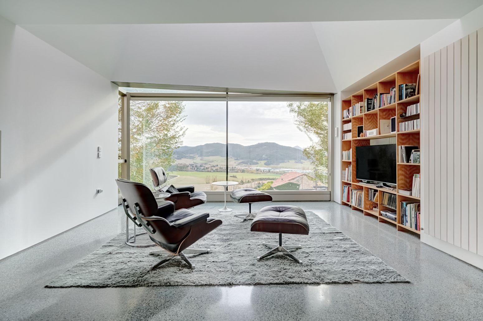 Una vivienda única en Alzuza sale al mercado: luz natural, paisaje del valle y un diseño pensado para el bienestar