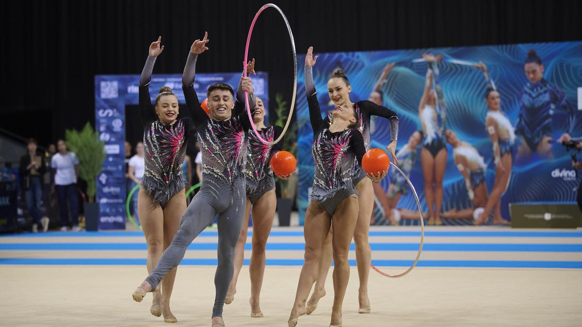 Exhibición de gimnasia en el Navarra Arena.