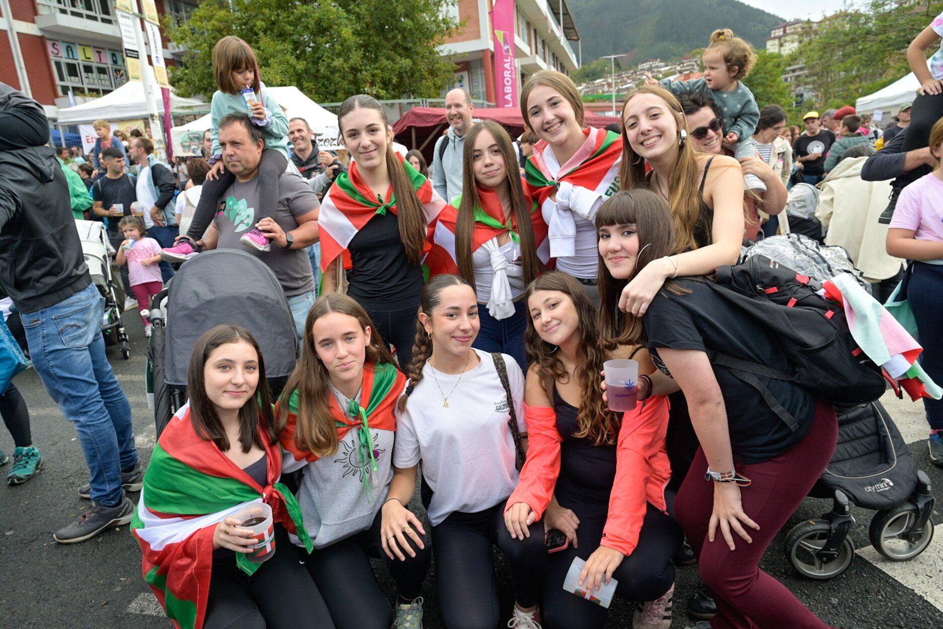 [Fotos] Kilometroak 2025 pone a saltar al euskera en Elgoibar
