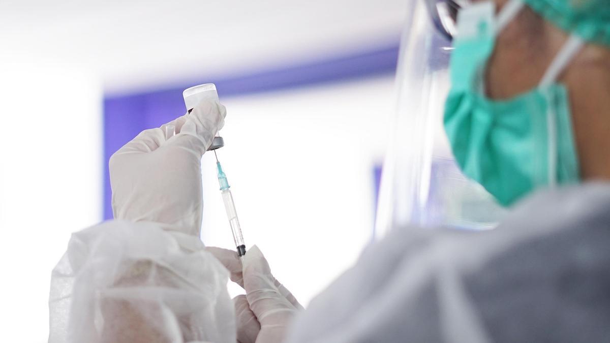 Imagen de un profesional sanitario en un laboratorio