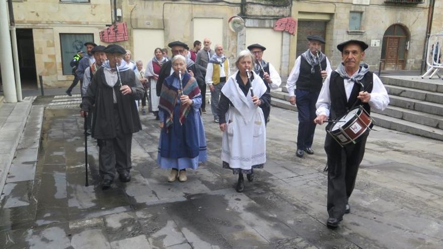 Urretxuarrak jaietako egun handia ospatzen ari dira