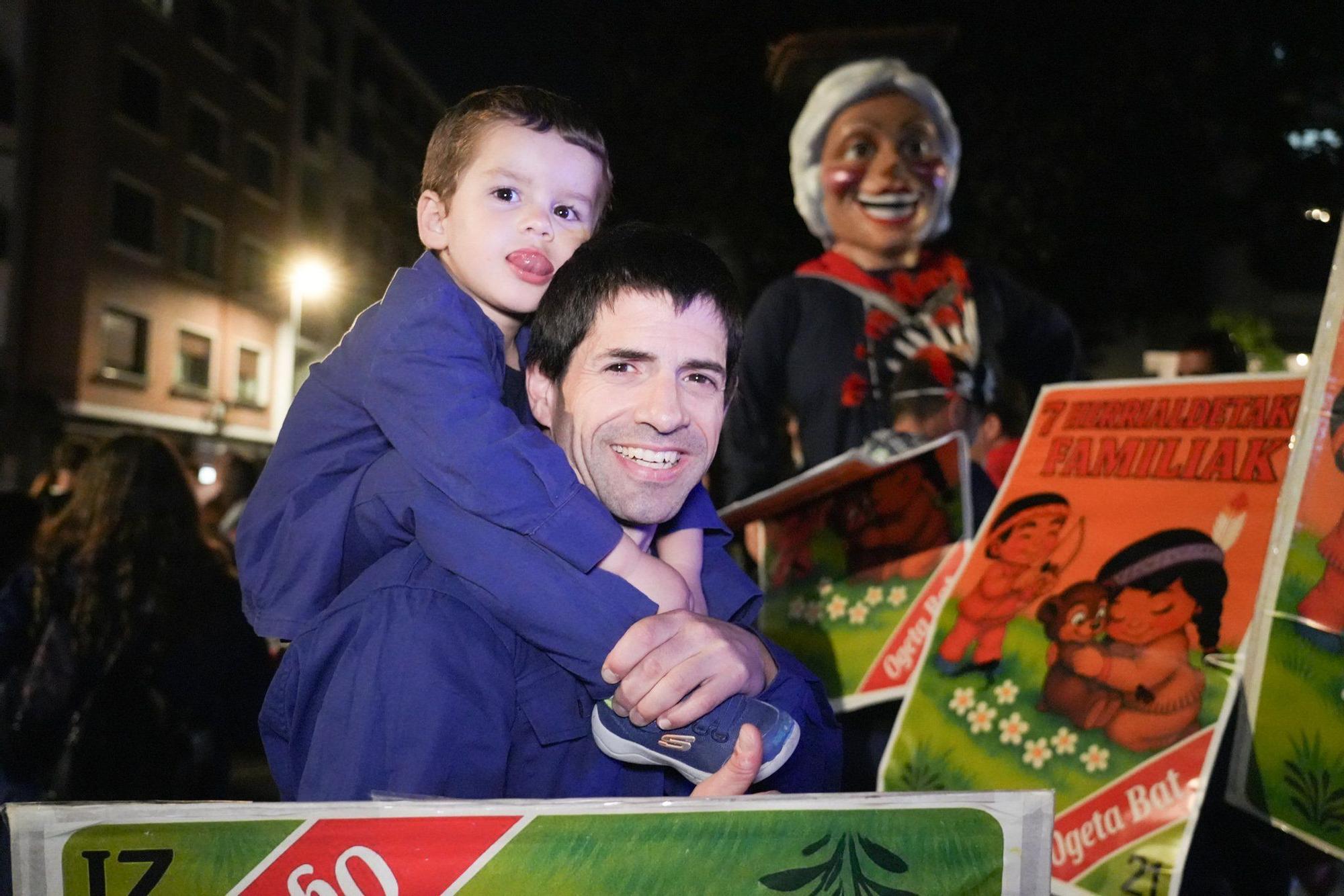 Yeray González da la salida a la intensa maratón de 9 días de fiestas de Basauri con las cuadrillas invadiendo las calles