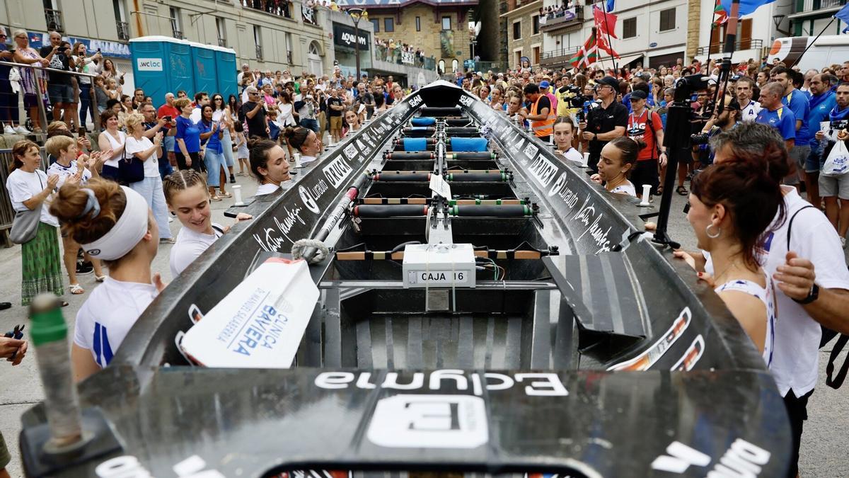 La trainera de Donostia Arraun Lagunak, el primer domingo de La Concha