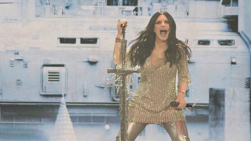 Laura Pausini conquista Pamplona: tres horas de espectáculo, emoción y guiños a Iruña