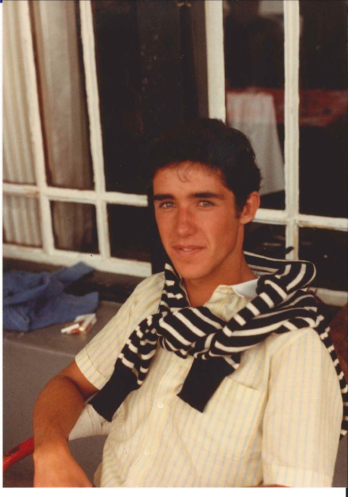 Imágenes del álbum familiar de John Garamendi