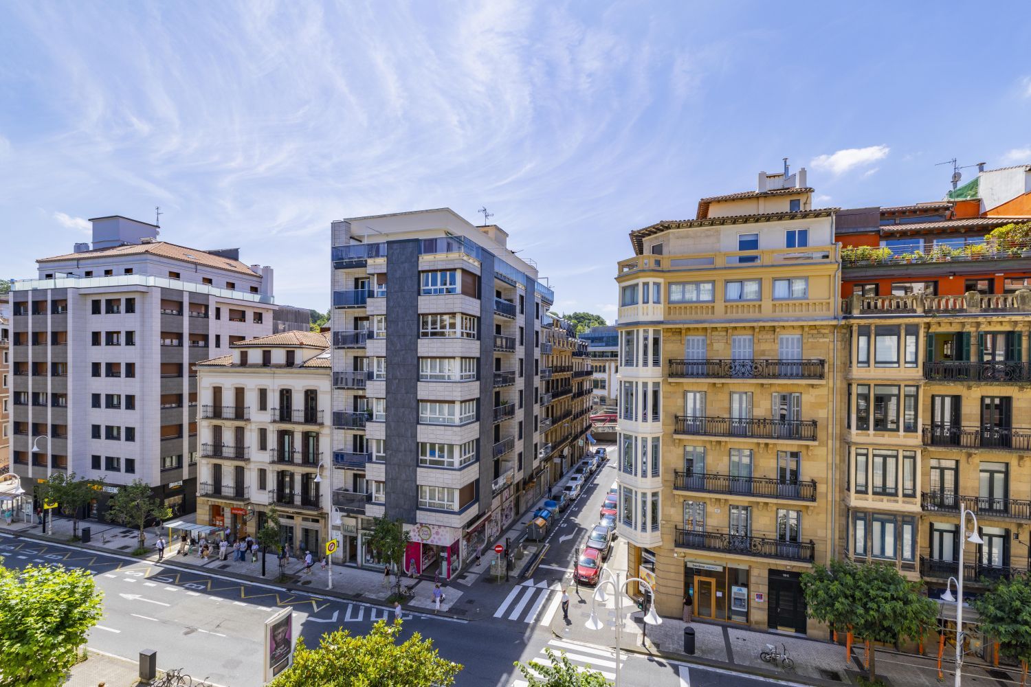 Vivir en el corazón de San Sebastián: espacio, luz y carácter en el Gros más exclusivo