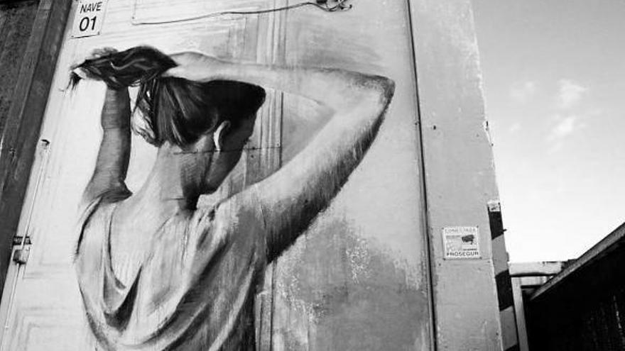 Obra urbana de Miquel Wert, actualmente embarcado en la memoria poética sobre los muros.